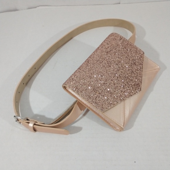 Handbags - Hip Bag With magnet Closure